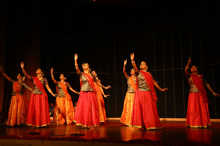 The Kathak dance magic unfolds in numerous fascinating ways.